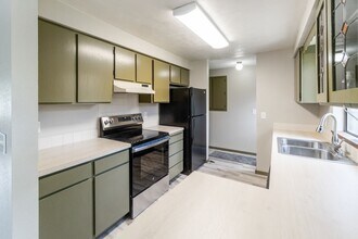9415 N Howard St in Spokane, WA - Building Photo - Building Photo