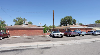 3417 Thaxton Ave SE in Albuquerque, NM - Foto de edificio - Building Photo