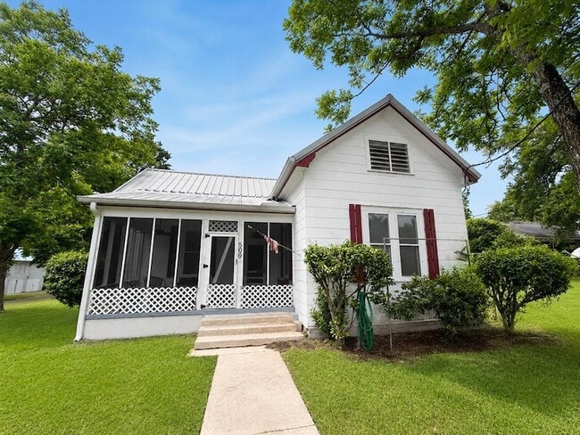 property at 509 N Peachtree St