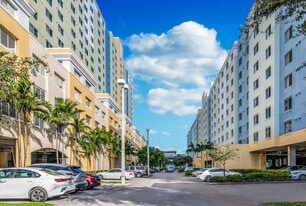 Santa Clara I in Miami, FL - Building Photo