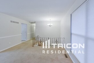 1563 Park Ridge Ln in Arnold, MO - Foto de edificio - Building Photo