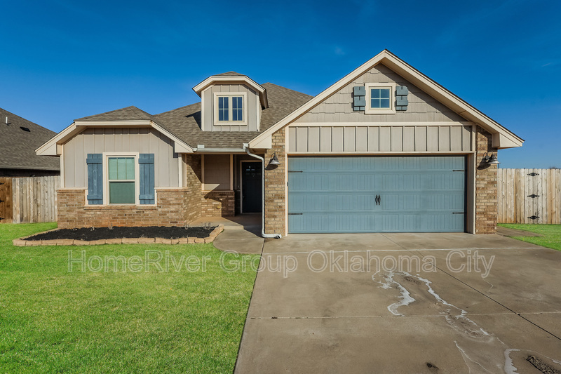 1204 N Beale Terrace in Mustang, OK - Building Photo