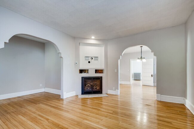 2749 Colfax Ave South-Unit -Unit 1 in Minneapolis, MN - Building Photo - Building Photo