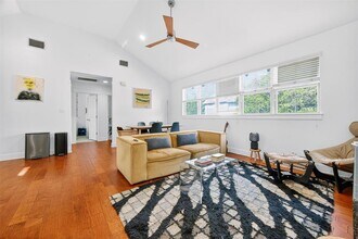 1312 Woodland Ave in Austin, TX - Building Photo - Building Photo