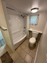 188 Walnut St in Hollister, MO - Building Photo - Building Photo