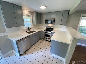 4807 S 172nd Pl in Seatac, WA - Building Photo - Building Photo