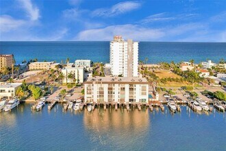 3200 N Ocean Dr in Hollywood, FL - Building Photo - Building Photo