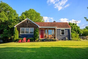 2300 Porter Rd in Nashville, TN - Building Photo