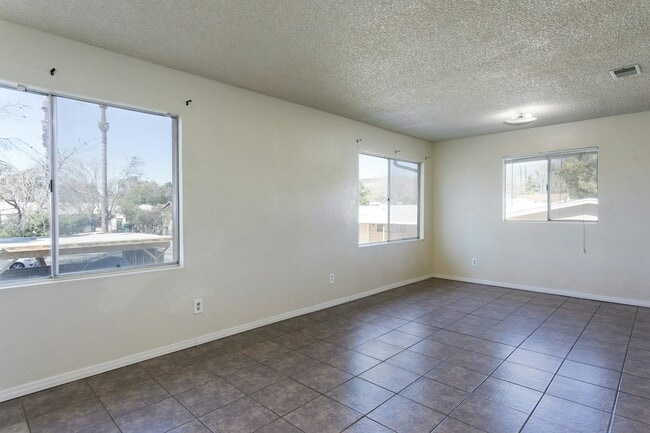 536 N 5th St in Banning, CA - Building Photo - Building Photo