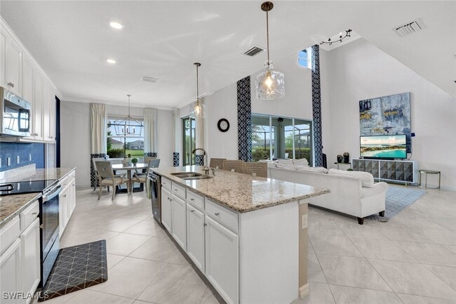 2369 Tangerine Ln in Naples, FL - Building Photo - Building Photo