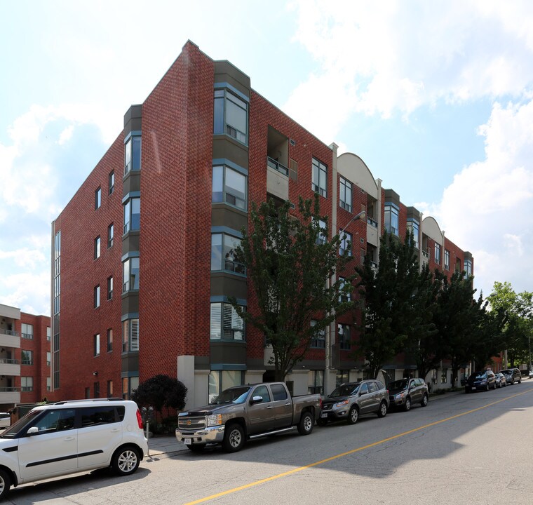 5 Ogilvie St in Hamilton, ON - Building Photo