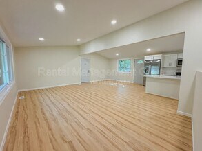 835 Minnesota Ln in Plymouth, MN - Building Photo - Building Photo