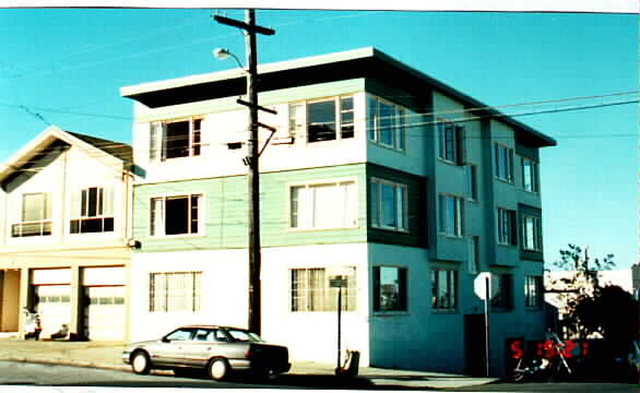 1695 10th Ave in San Francisco, CA - Building Photo - Building Photo