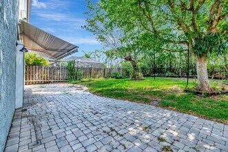 22300 Sands Point Dr in Boca Raton, FL - Building Photo - Building Photo