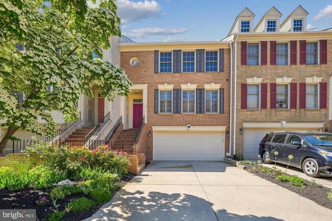 property at 10924 Bloomingdale Dr