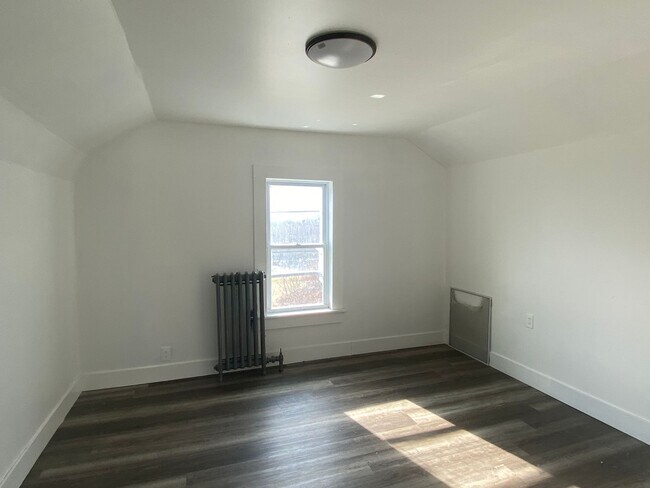 67 Miner St in Hudson, PA - Building Photo - Building Photo