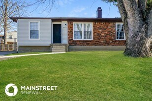 8000 Cloverport Ct in Louisville, KY - Building Photo