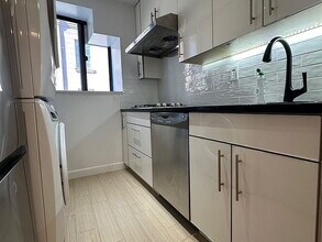 173 Grand St in New York, NY - Building Photo - Building Photo