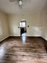 307 W Washington Ave, Unit 2