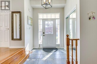 2183 Pheasant Ln in Oakville, ON - Building Photo - Building Photo