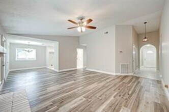 6802 Glenray Dr in Houston, TX - Building Photo - Building Photo