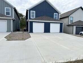 132 SW 8th St in Blue Springs, MO - Building Photo - Building Photo