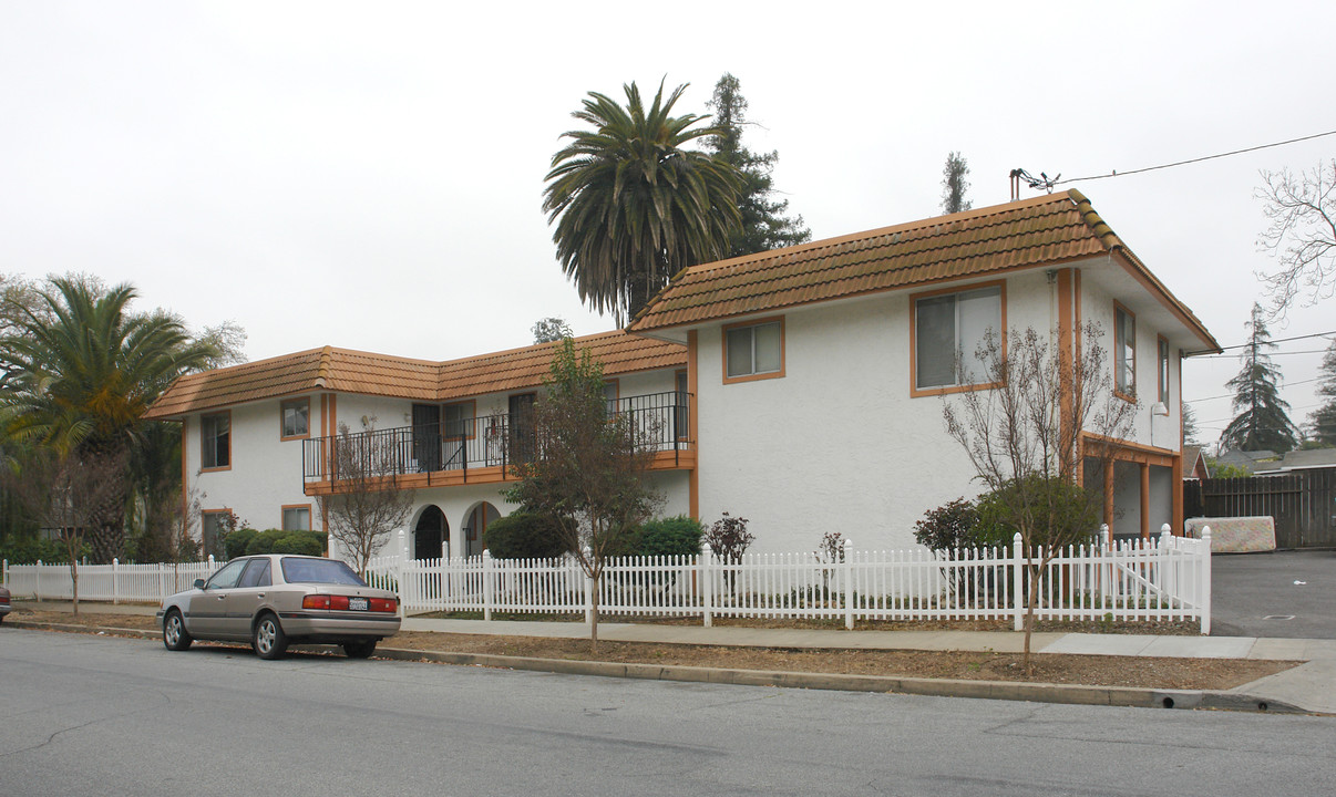 310 3rd St in Gilroy, CA - Building Photo