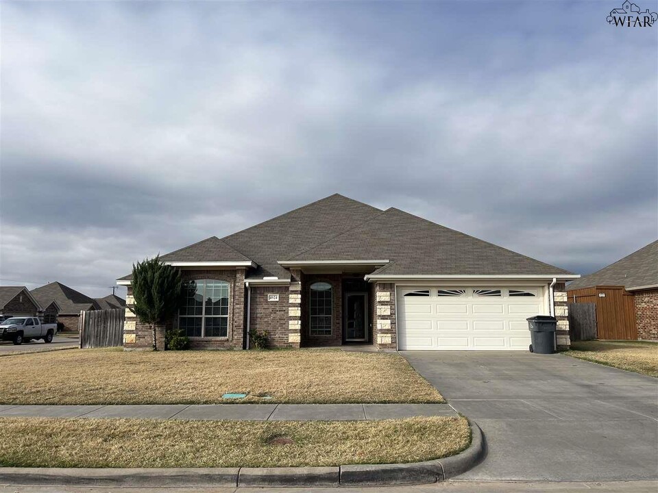 4924 Falcon Crest Blvd in Wichita Falls, TX - Building Photo