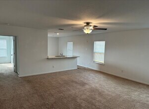 4015 Trail de Paris in New Braunfels, TX - Building Photo - Building Photo