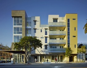 525 | SMB in Santa Monica, CA - Foto de edificio - Building Photo