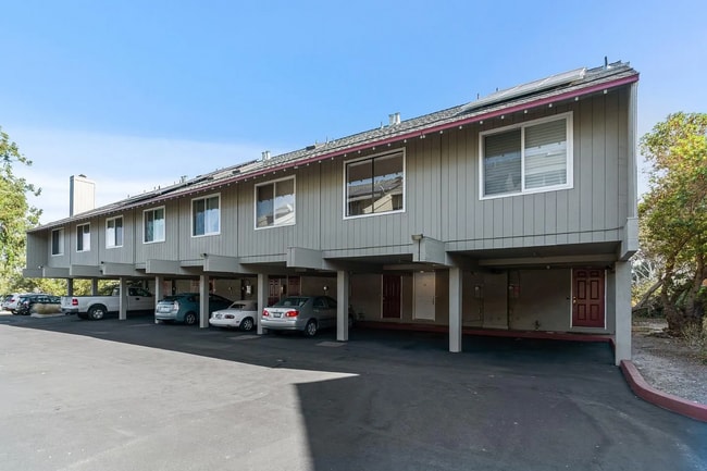 565 English Ave in Monterey, CA - Building Photo - Building Photo