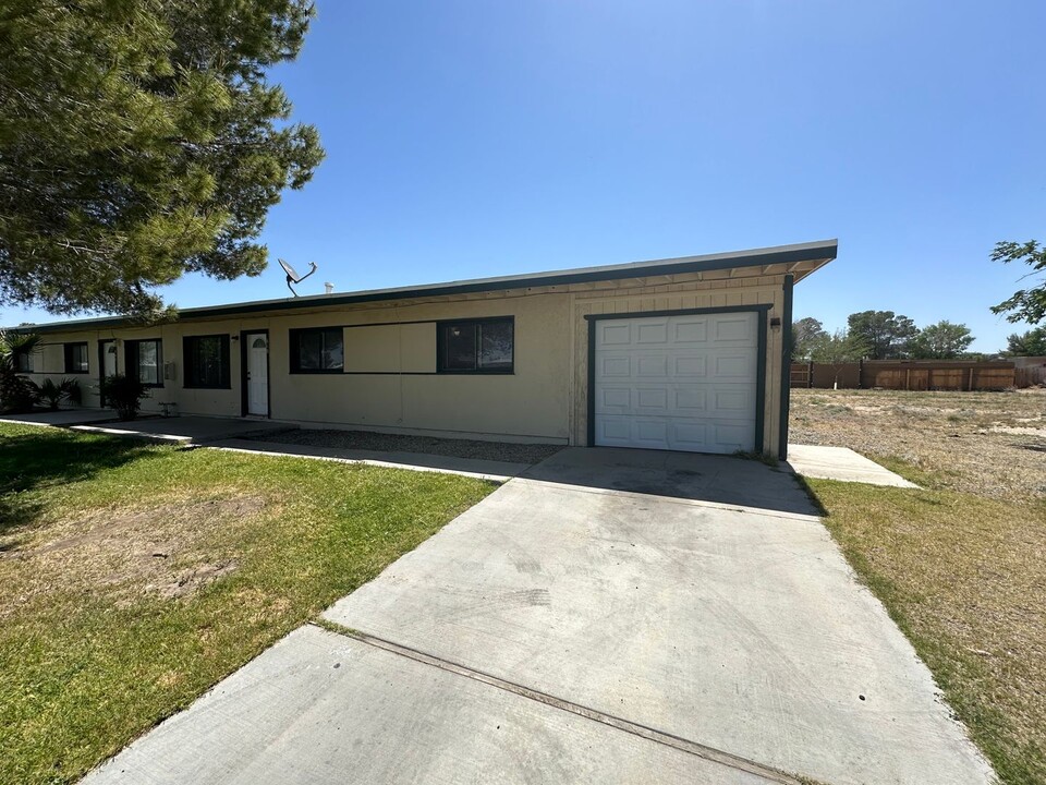 440 Palm Dr in Ridgecrest, CA - Building Photo