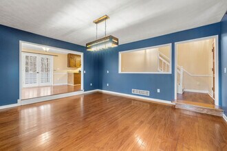 249 Tony Trl SE, Unit Bed and bath suite 1 in Mableton, GA - Foto de edificio - Building Photo