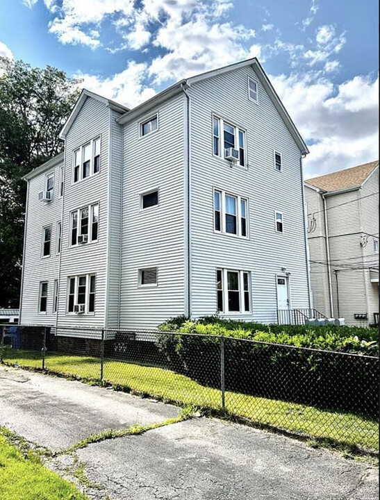 67 Brooklawn St in New Britain, CT - Building Photo