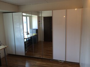 1243 Beacon St, Unit Large Room Shared Bath in Brookline, MA - Building Photo - Building Photo