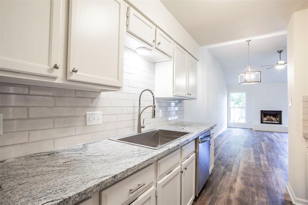 8715 Pineridge Dr in Austin, TX - Building Photo