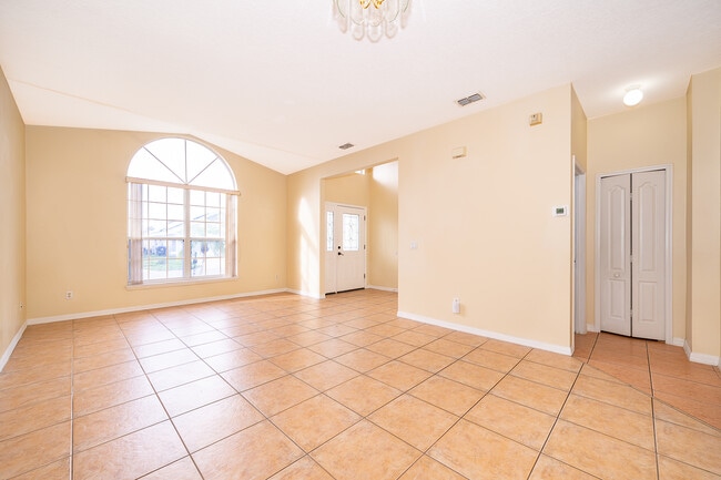 10831 Leader Ln in Orlando, FL - Building Photo - Building Photo