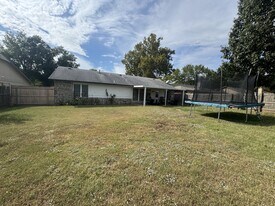 1209 N Ironwood Pl in Broken Arrow, OK - Building Photo
