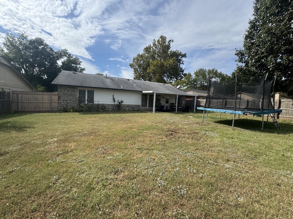 1209 N Ironwood Pl in Broken Arrow, OK - Building Photo
