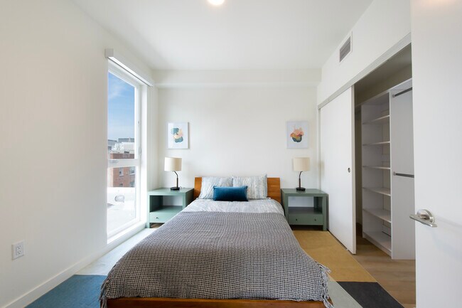 738 Normandie in Los Angeles, CA - Building Photo - Building Photo