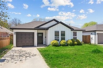 559 Elkhart Ave in Dallas, TX - Building Photo - Building Photo