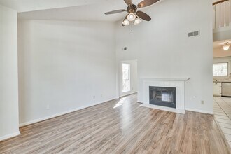 3414 Kings Mountain Dr in Houston, TX - Foto de edificio - Building Photo