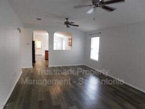 10711 Pony Mesa in San Antonio, TX - Building Photo - Building Photo