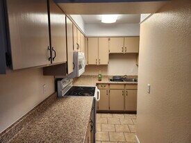 100 E 600 S, Unit 8 in Orem, UT - Building Photo