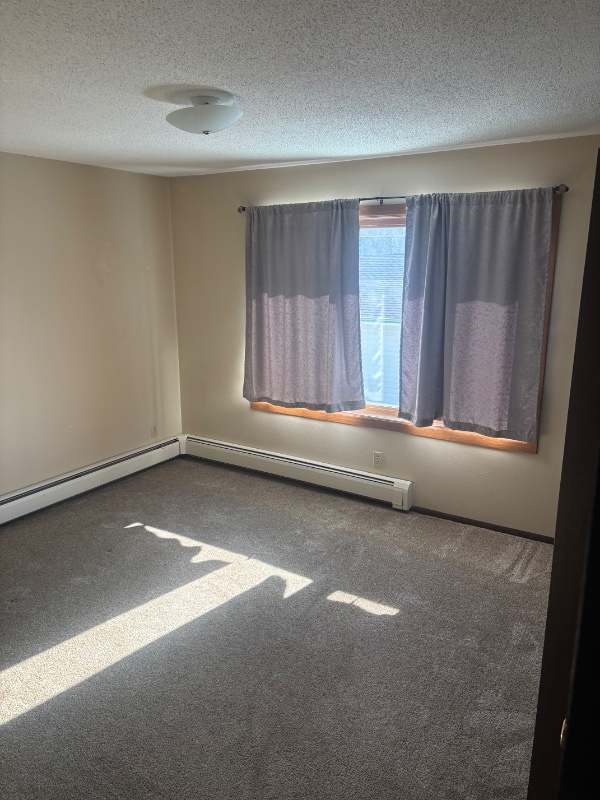 1238 Edgewood Dr, Unit 1238 Edgewood Drive in Thief River Falls, MN - Building Photo - Building Photo