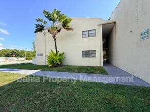 10350 SW 220th St in Cutler Bay, FL - Building Photo - Building Photo