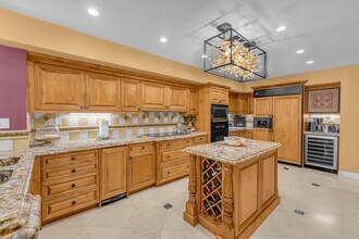 216 W Kavenish Dr in Rancho Mirage, CA - Building Photo - Building Photo