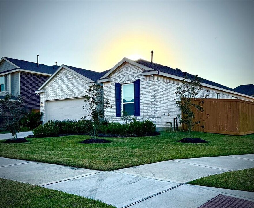 10402 Sherwin Pass Dr in Rosharon, TX - Building Photo