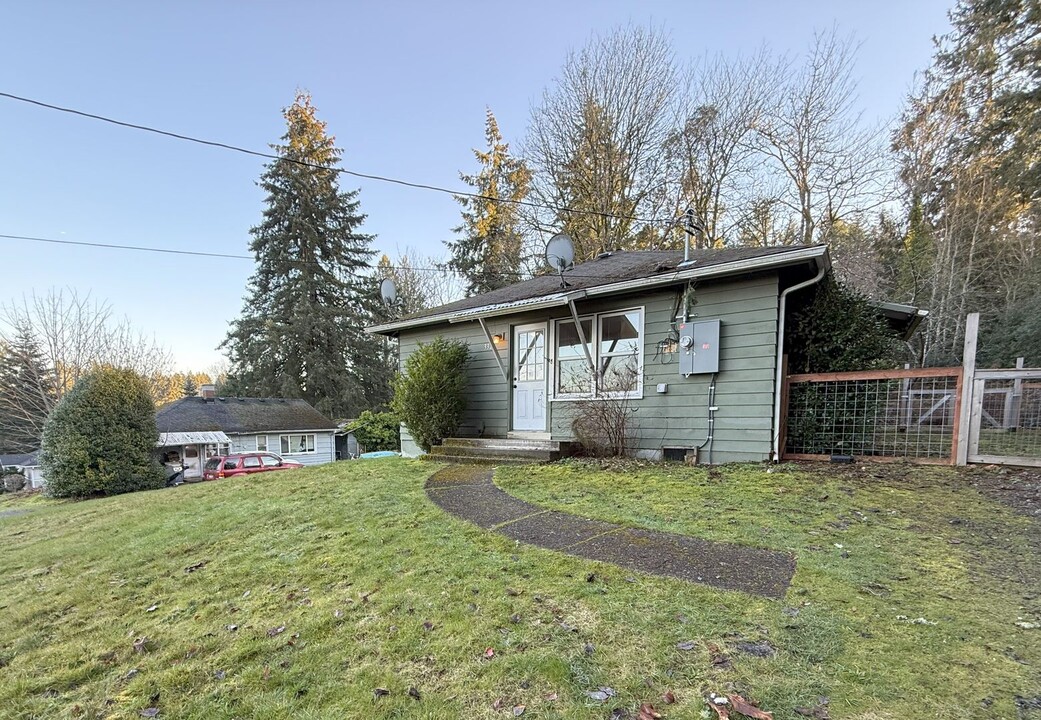 3324 Tarabochia St in Gig Harbor, WA - Building Photo