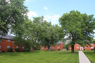 SnyderPark Village Apartments in Amherst, NY - Building Photo